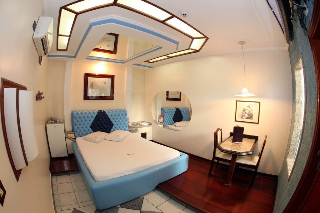 Hotel & Motel Le Baron (Adults Only) Pôrto Ferreira Rom bilde