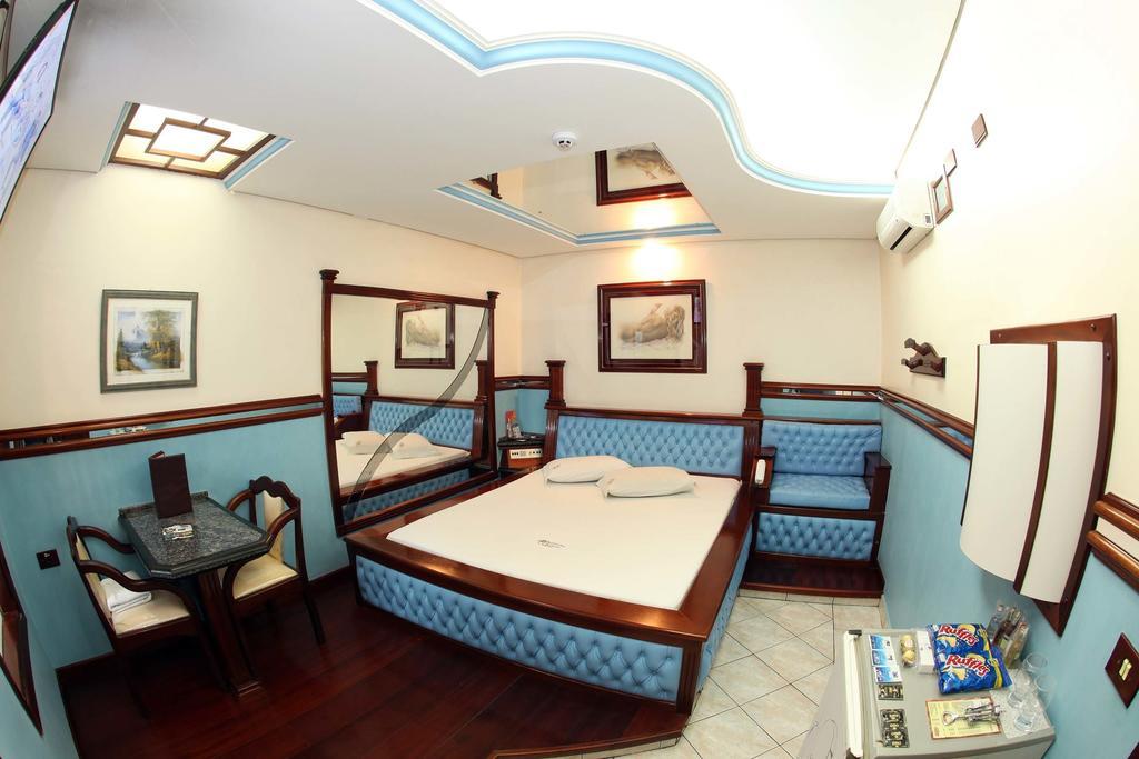 Hotel & Motel Le Baron (Adults Only) Pôrto Ferreira Rom bilde