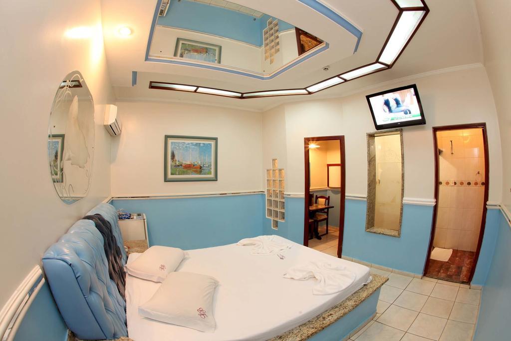Hotel & Motel Le Baron (Adults Only) Pôrto Ferreira Rom bilde